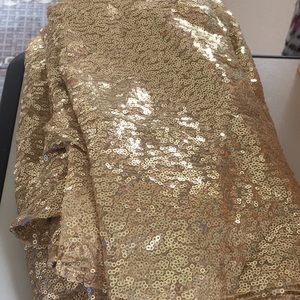 3 gold table runners